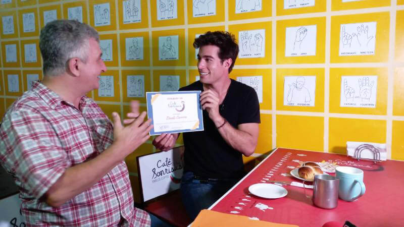 danilo-carrera-cafe-de-las-sonrisas-granada
